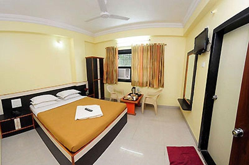 Sai Ganesh Hotel Sirdi Szoba fotó