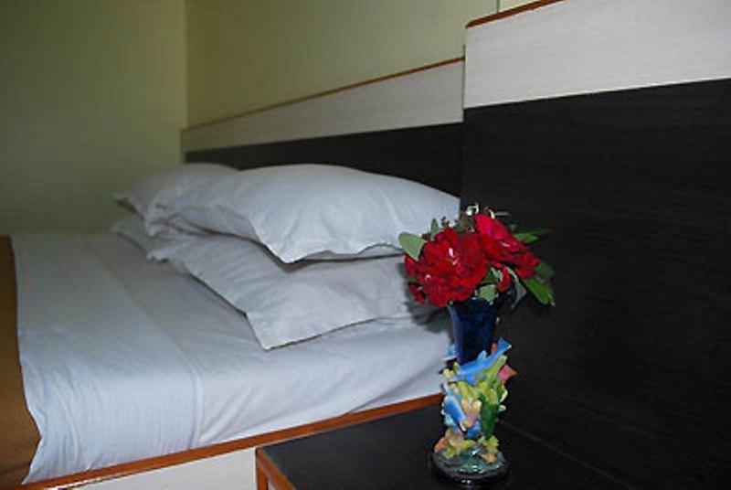 Sai Ganesh Hotel Sirdi Szoba fotó