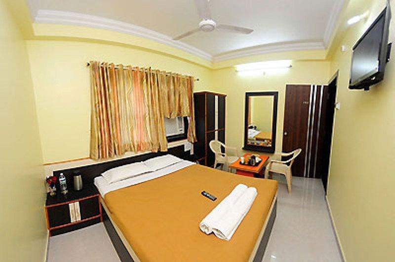 Sai Ganesh Hotel Sirdi Szoba fotó